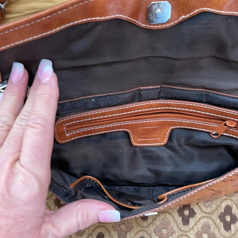 Designer Leather Purse - Picture 4 of 8